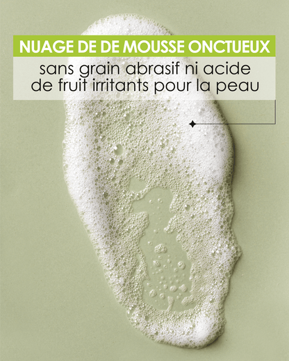 Texture en nuage de mousse onctueuse de l'exfoliant Pschitt Magique Nouvelle Peau Visage de Garancia, sans grain abrasif ni acide de fruit. 